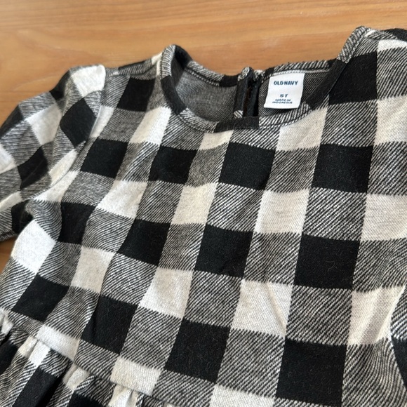 Old Navy black and white buffalo plaid size 5 - Picture 3 of 9